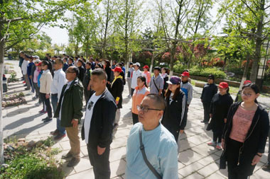 山東大區第一期拓展訓練站軍姿