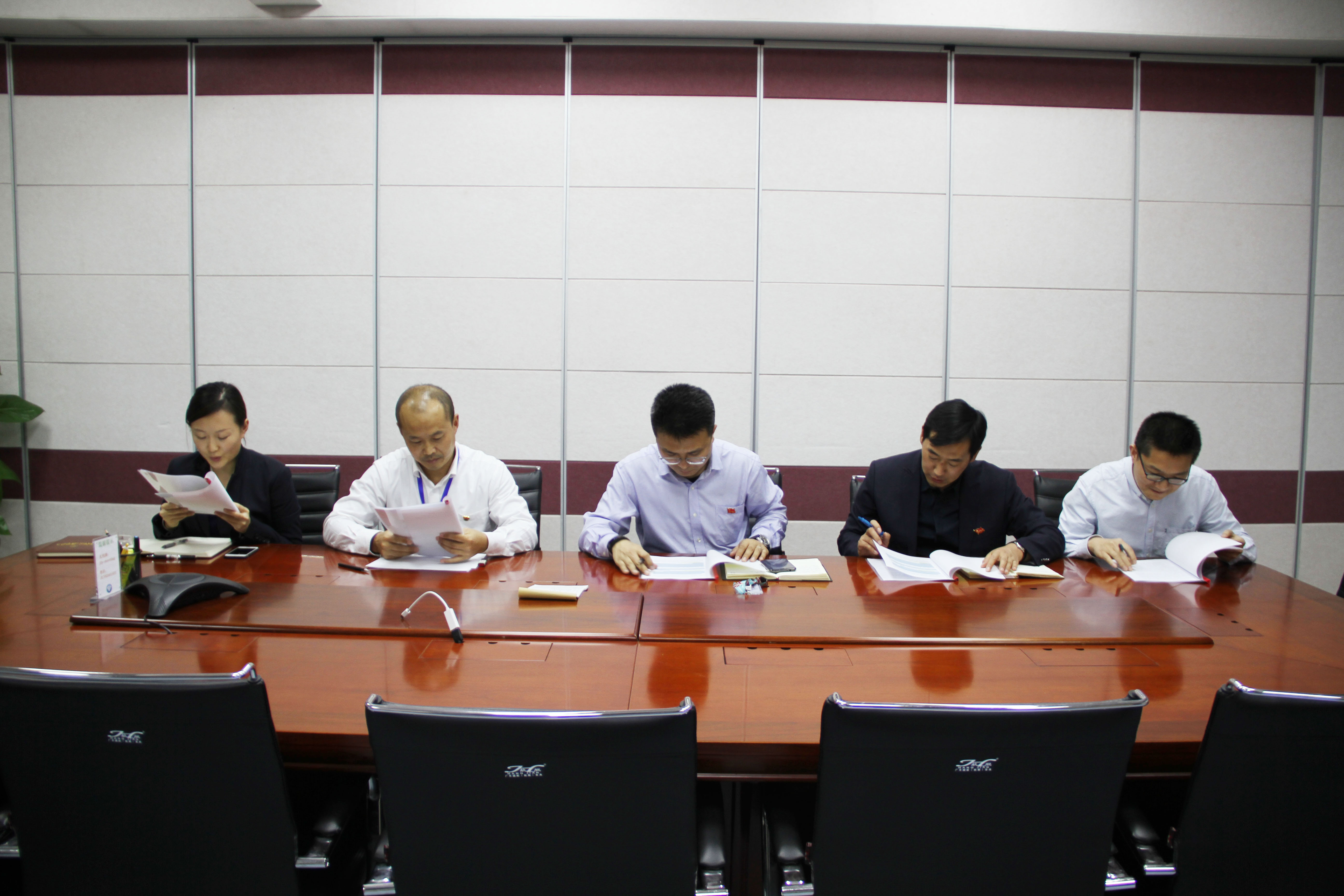 不忘初心，牢記使命——公司黨支部組織黨員學(xué)習十九大精神