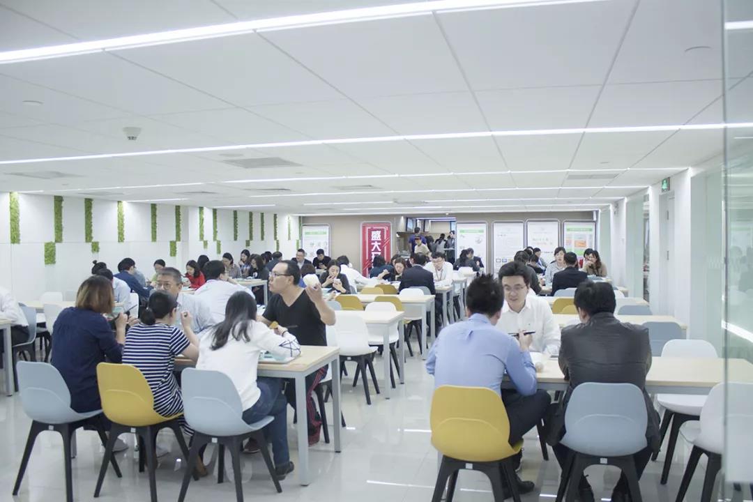 華潤大廈 · 健力源餐廳就餐現場(chǎng)