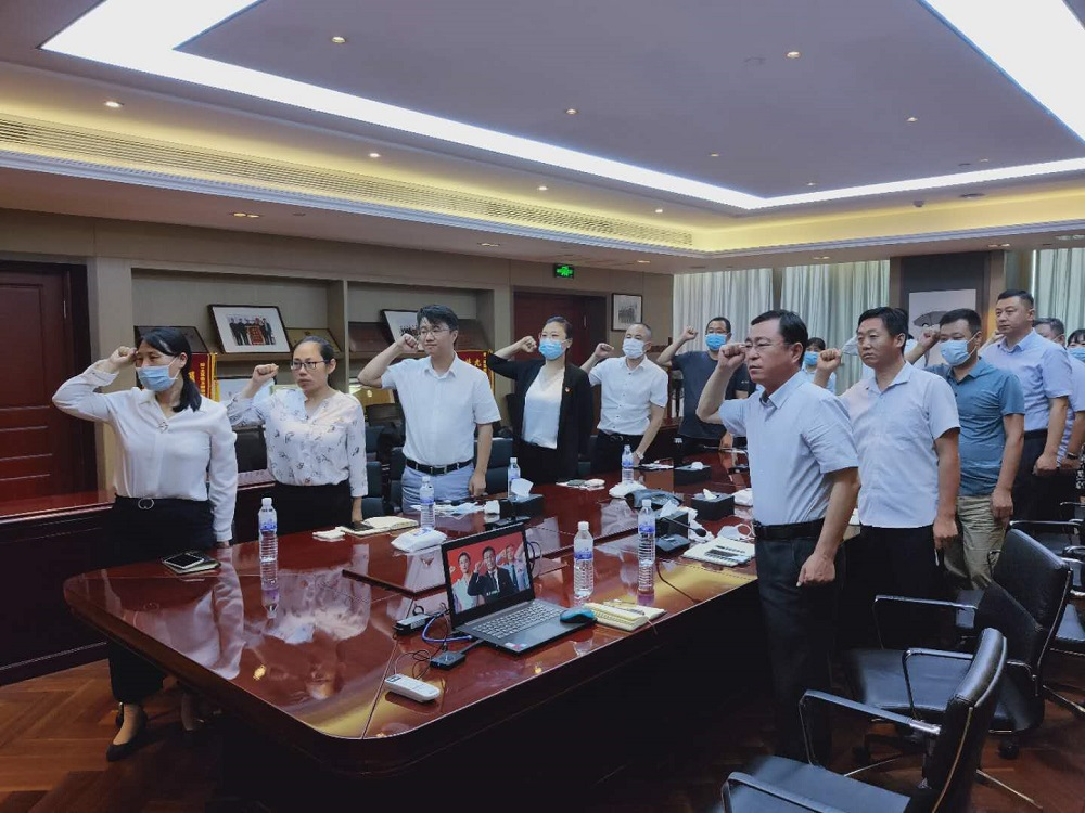 向榜樣看齊，做企業(yè)先鋒——青島公司黨支部組織開(kāi)展七一黨課學(xué)習活動(dòng)